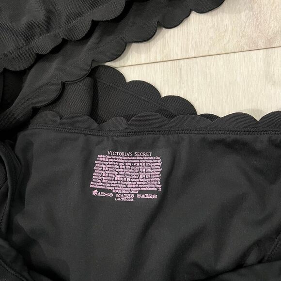 Victoria's secret swim scallop dress cutout one-piece swimsuit size L - Picture 4 of 8